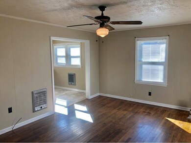 212 Young St, Johnson City, TN 37601 - photo 5