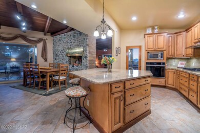 Kitchen/ Dining Area