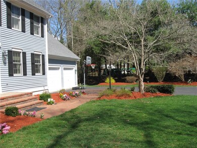 3 Magnolia Cir, Greenville, RI 02828 - photo 4