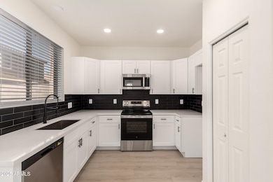 10 - Crescent 8928