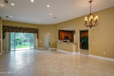 07 Living - Dining Room