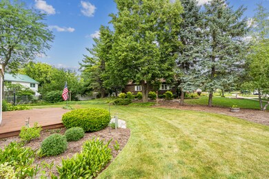 766 Raintree Dr, Naperville, IL 60540 - photo 3