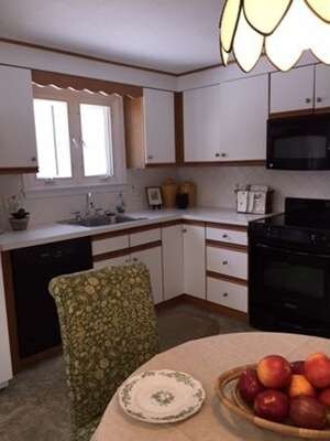 5 Downing St, Andover, MA 01810 - photo 2