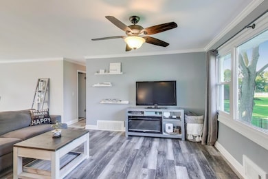 23490 N Spring Dr, Barrington, IL 60010 - photo 5