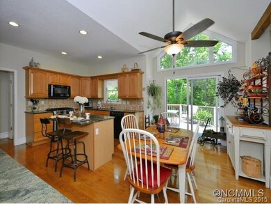 Spacious Eat In Kitchen