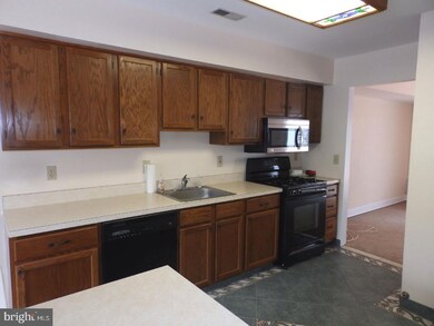 76 Beacon Place, Trenton, NJ 08691 - photo 2