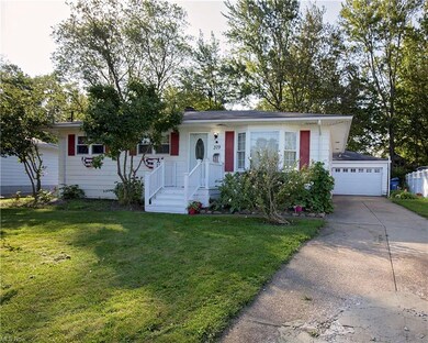 379 Erieview Blvd, Sheffield Lake, OH 44054 - photo 3