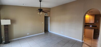 3409 E Dolphin-Front Rm