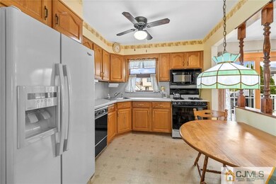 26 Hemlock Dr, Port Reading, NJ 07064 - photo 4