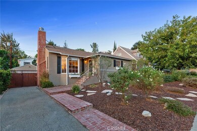 21843 Dumetz Rd, Woodland Hills, CA 91364 - photo 2