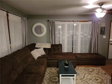 425 Illinois Ave, Mattoon, IL 61938 - photo 2