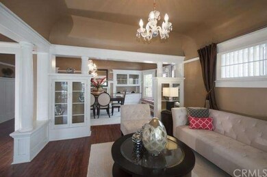 Elegant Living & Dinning Rooms 