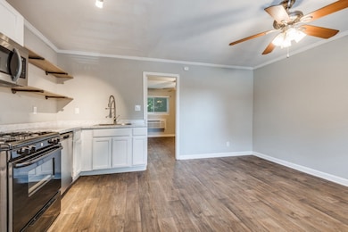 1505 W Lovers Ln unit 20, Arlington, TX 76013 - photo 3