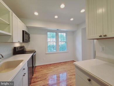 9165 Broken Oak Place unit 41C, Burke, VA 22015 - photo 6