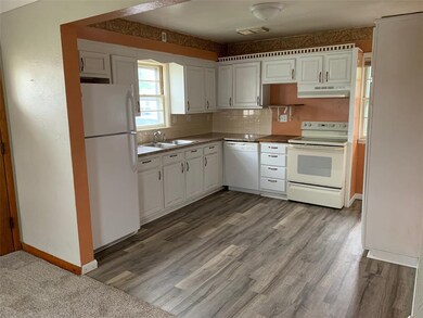 3211 Mount Vernon Rd SE, Cedar Rapids, IA 52403 - photo 3