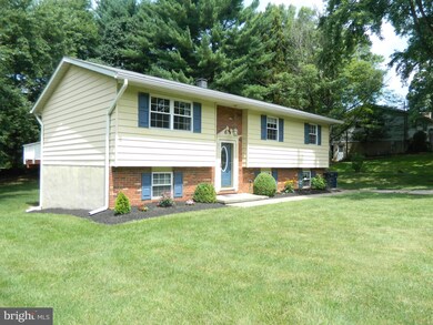 1016 Courtland Dr, Sykesville, MD 21784 - photo 2