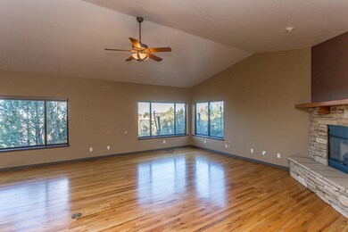 003_Living Room