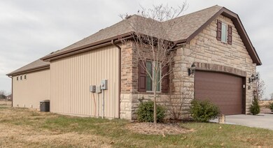 003_592 E Selby Dr_