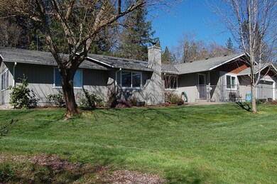 3040 Campus View Dr, Grants Pass, OR 97527 - photo 4