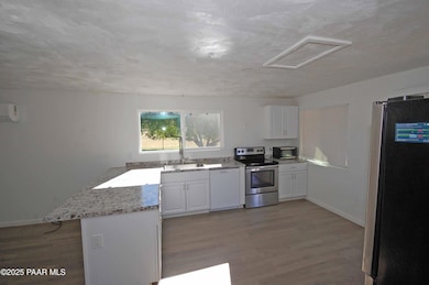 9025 S Steven Trail, Kirkland, AZ 86332 - photo 4