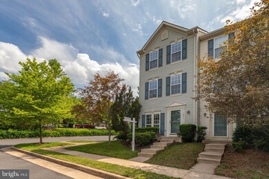 12511 Selkirk Cir, Bristow, VA 20136 - photo 2