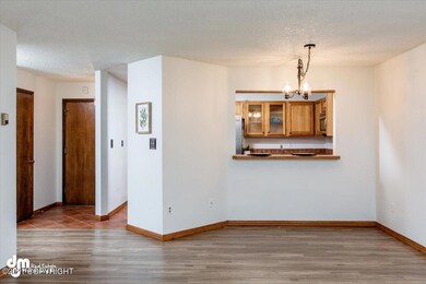 Dining/Breakfast Bar