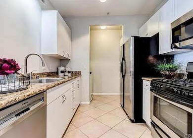 Stadium Lofts, Anaheim, CA 92805 - photo 2