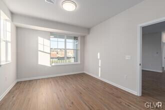 430 Cambria St unit 104, Freemansburg, PA 18017 - photo 4