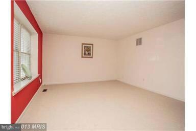 8106 Parkdale Ct, Springfield, VA 22153 - photo 4