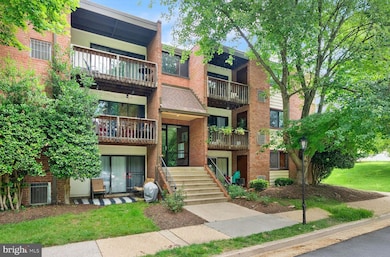 10720 West Dr unit 101, Fairfax, VA 22030 - photo 3