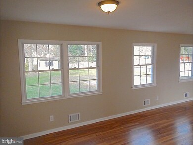 19 Whitcomb Rd, East Windsor, NJ 08520 - photo 5