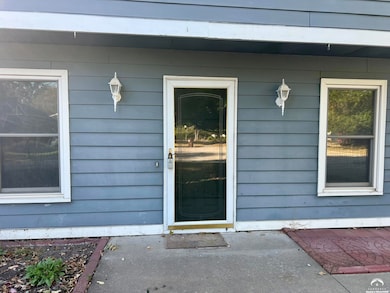 3824 Stockade Ct, Lawrence, KS 66049 - photo 3