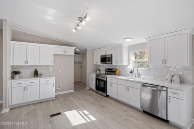 110 Autumn Winds Dr, Goldsboro, NC 27530 - photo 3