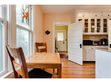 1888 Lincoln St, Eugene, OR 97401 - photo 5