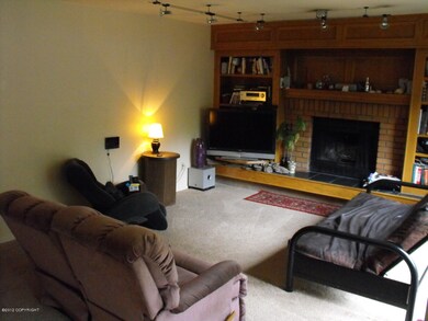 Living/Den