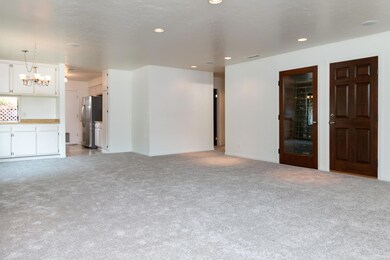 4408 Catlin Cir-006-020-LivingDining Roo
