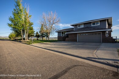 1120 Lecuyer Dr, Craig, CO 81625 - photo 4