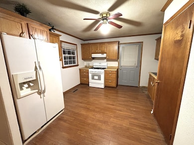 200 Butte Ln, Carpentersville, IL 60110 - photo 3