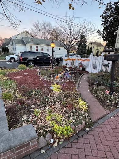 17816 145th Ave, Jamaica, NY 11434 - photo 3