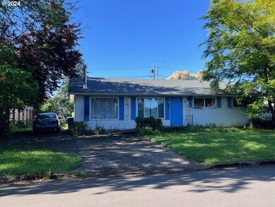 887 Skipper Ave, Eugene, OR 97404 - photo 2