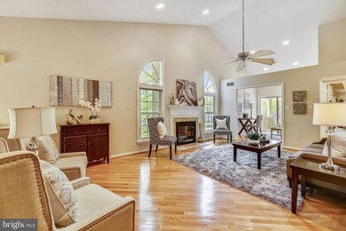 5702 Balsam Grove Ct, Rockville, MD 20852 - photo 3