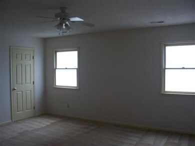 305 Bracken Place, Jacksonville, NC 28540 - photo 3