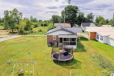 508 E Walnut St, Dawson Springs, KY 42408 - photo 4