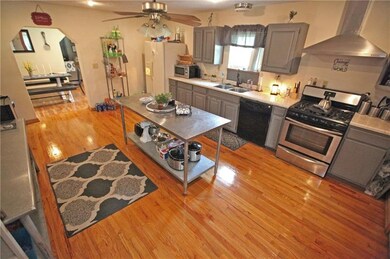 900 Hancock Ave, Vandergrift, PA 15690 - photo 7