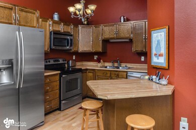 7333 Foxridge Circle P1-large-010-Kitche