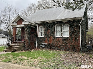 622 1/2 N Albert St, Macomb, IL 61455 - photo 3