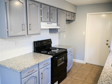 5335 Bulen Ave, Friendswood, TX 77546 - photo 3