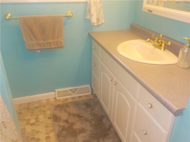 153 Lefrancois Blvd, Woonsocket, RI 02895 - photo 6