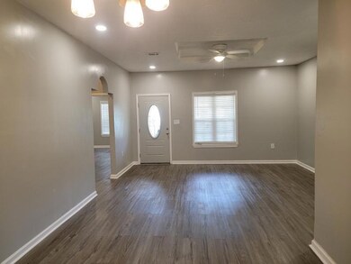 213 N Carter St, Okolona, MS 38860 - photo 4