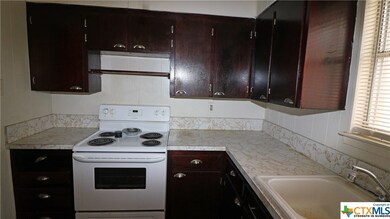 1004 W Lincoln Ave, Copperas Cove, TX 76522 - photo 2